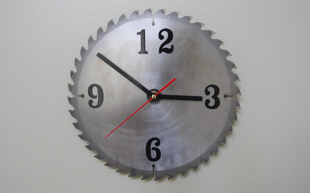 How to Make a Saw Blade Shop Clock